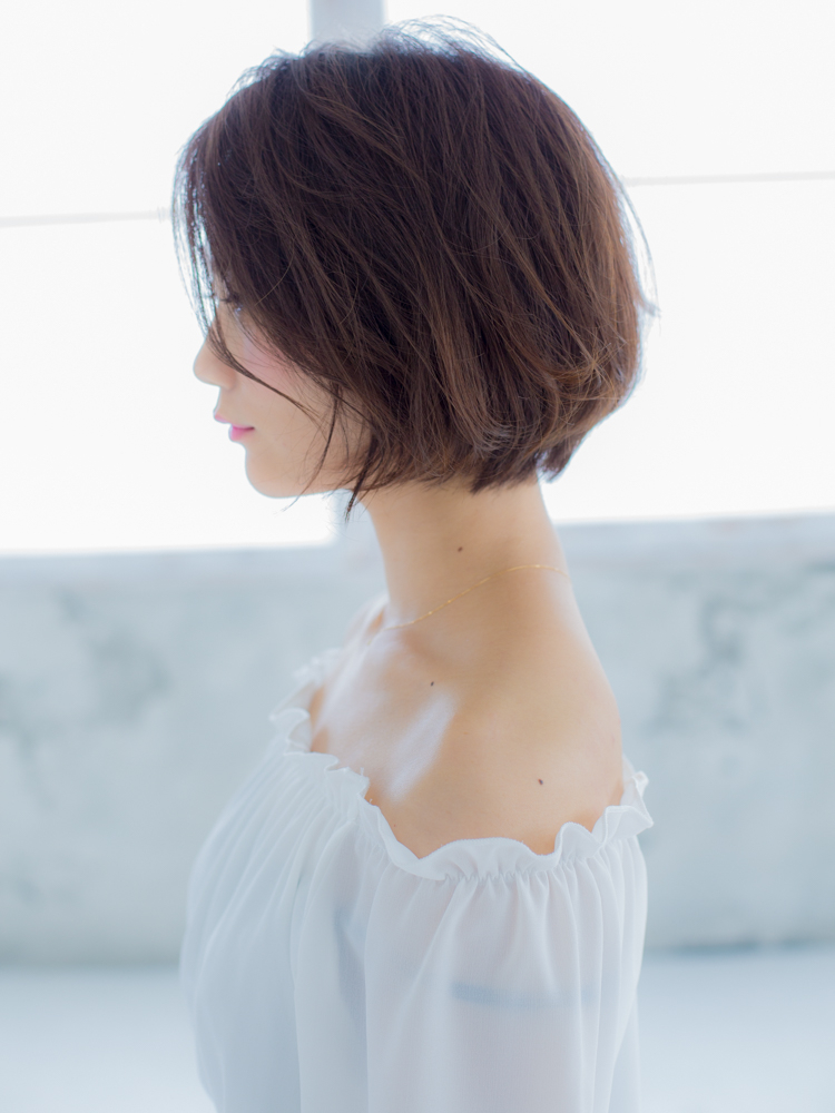 ELEGANCE　arのヘアスタイル「小顔！ナチュラルボブ」の側面画像