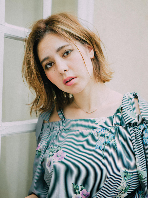 エレガンス シエルのヘアスタイル「ハイトーンナチュラルウエーブ」の拡大画像