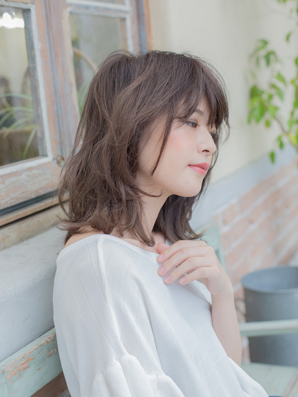 エレガンス　クレエのヘアスタイル「ひし形ミディ」の側面画像