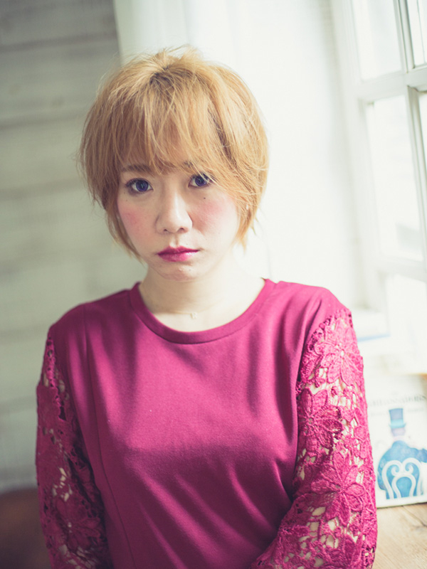 エレガンス フルールのヘアスタイル「ハイトーンカジュアルショート」の拡大画像