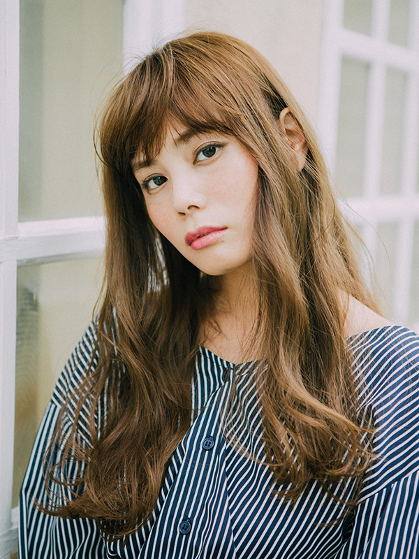 ELEGANCE arのヘアスタイル「ロングクールフェミニン」の拡大画像