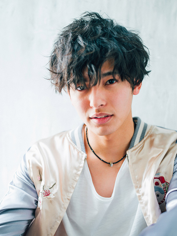 エレガンス ルシアのヘアスタイル「おしゃれメンズパーマ」の拡大画像