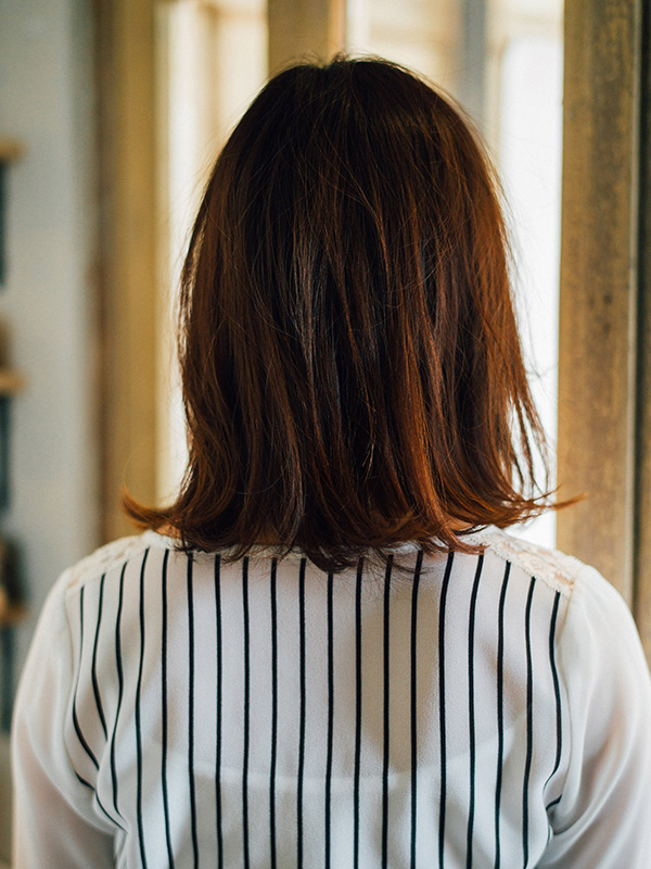 モッズヘア　フジオカのヘアスタイル「大人切りっぱなしボブスタイル」の背面画像